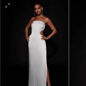 Brand NWT BEAUTIFUL white gown